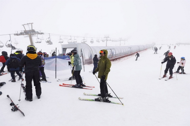 Esquiadores en la estación de esquí de Sierra Nevada. Archivo (ÁLEX CÁMARA - EUROPA PRESS) Esquiadores en la estación de esquí de Sierra Nevada. Archivo (ÁLEX CÁMARA - EUROPA PRESS)