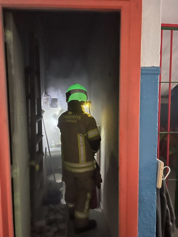 Incendio en un cuadro eléctrico del Colegio de Enseñanza de Infantil y Primaria Virgen de la Antigua de Almuñécar (AYUNTAMIENTO DE ALMUÑÉCAR)