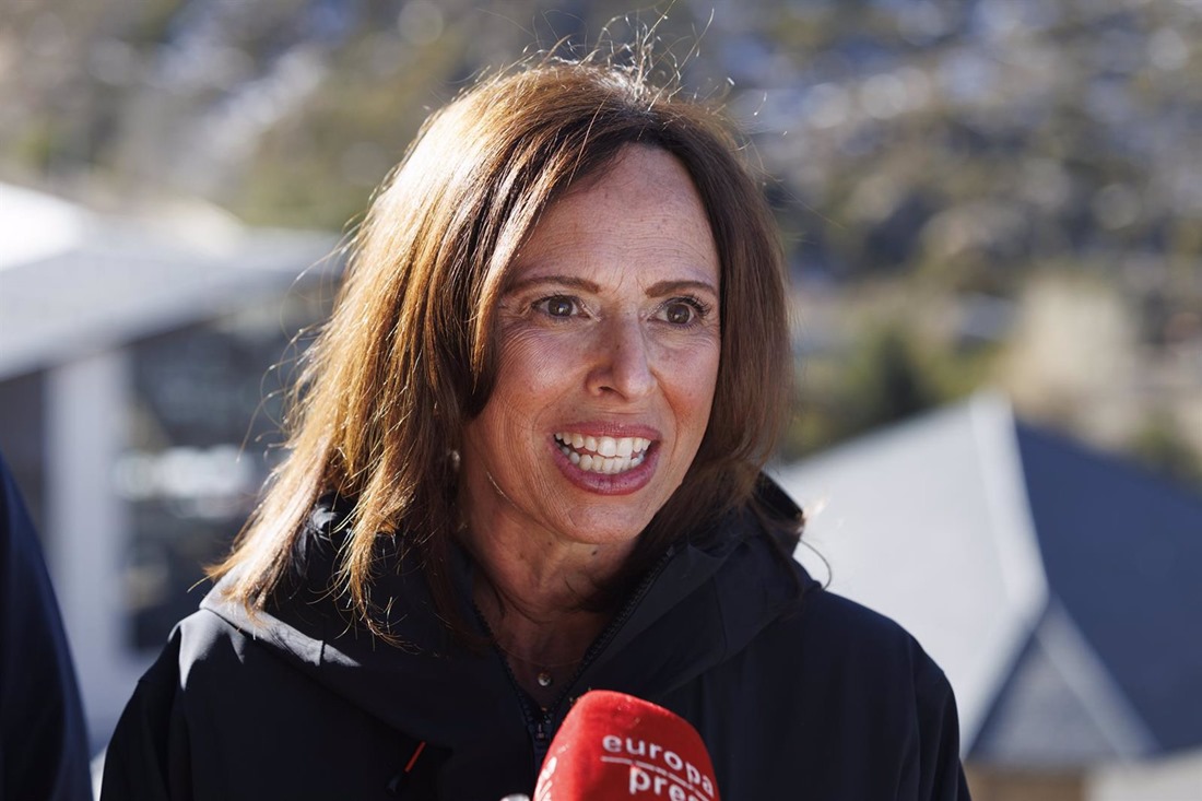 La consejera de Fomento, Articulación del Territorio y Vivienda, Rocío Díaz, en imagen de archivo en Sierra Nevada (ÁLEX CÁMARA 7 EUROPA PRESS)