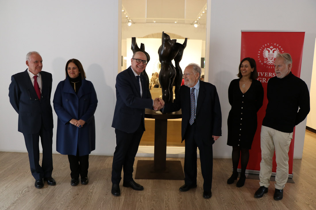 Cesión de las esculturas (UGR)