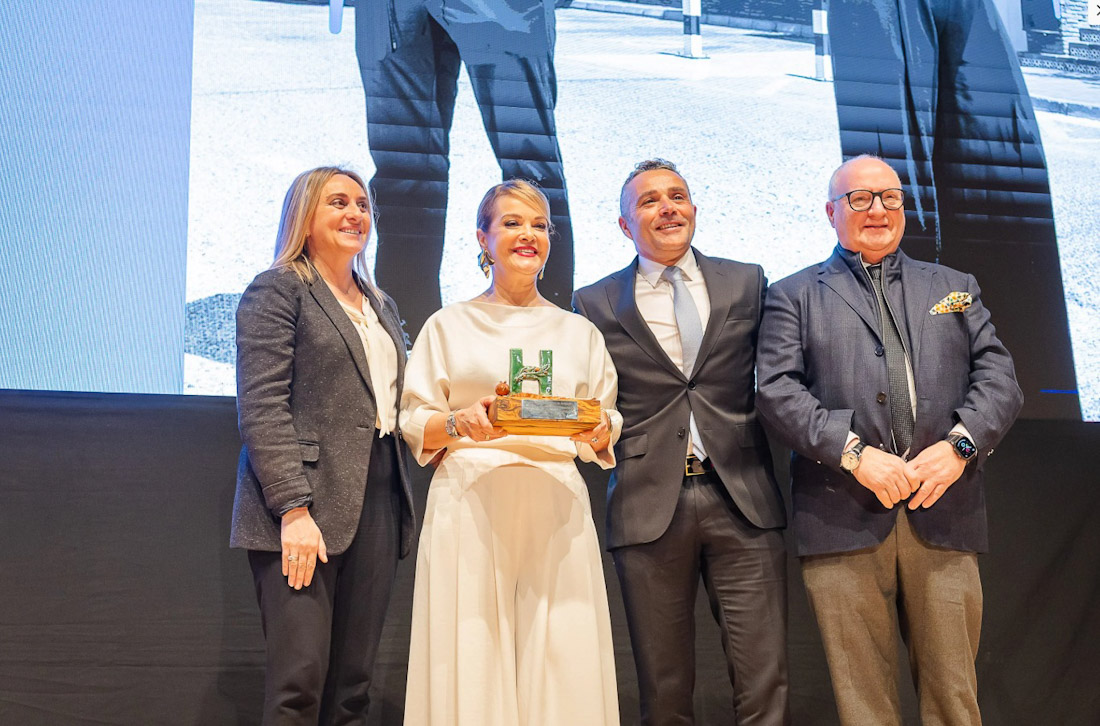 Entrega del galardón (PERIFERIKA COMUNICACIÓN)