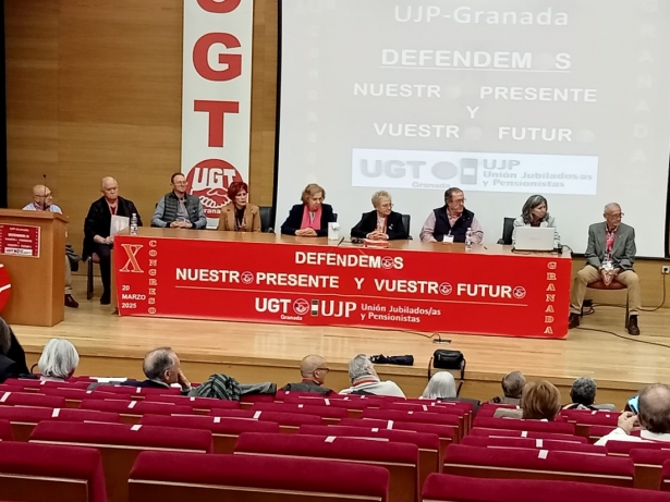 Mercedes Martín con la nueva ejecutiva (UGT) Mercedes Martín con la nueva ejecutiva (UGT)