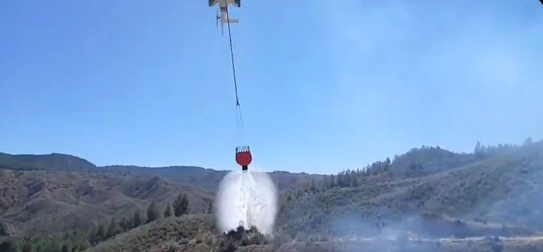 El Infoca trabaja en la extinción de un incendio forestal en Guadix, ya controlado (INFOCA)