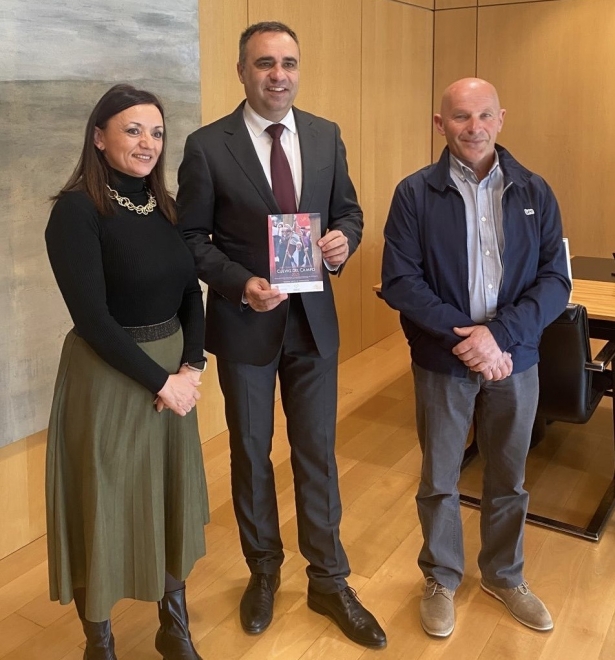 Imagen de la reunión (AYTO. CUEVAS DEL CAMPO)