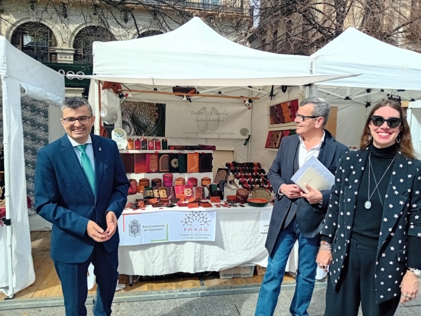 Visita la VI Feria de Oficios Artesanos (JUNTA)