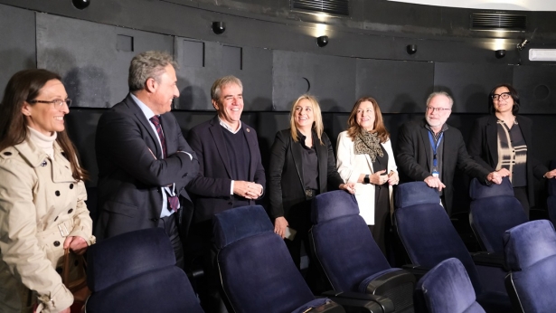 La presidenta y vicepresidenta del Consorcio antes de la sesión del Planetario (PARQUE DE LAS CIENCIAS) La presidenta y vicepresidenta del Consorcio antes de la sesión del Planetario (PARQUE DE LAS CIENCIAS)