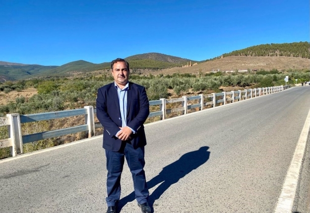 El alcalde de Cogollos de Guadix, Eduardo Martos, en imagen de archivo (PP)