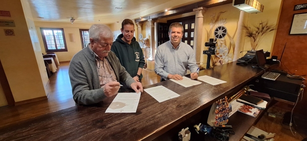 Firma del alquiler (AYTO. MONACHIL)