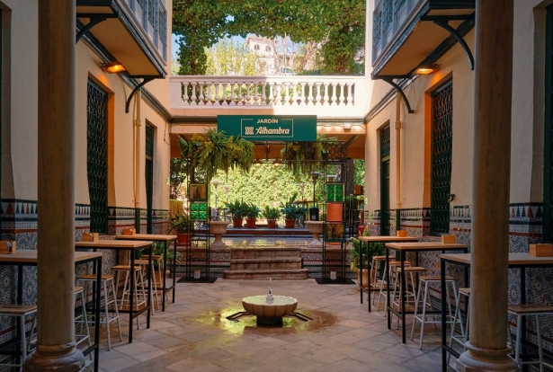 Jardín Alhambra Granada (CERVEZAS ALHAMBRA) Jardín Alhambra Granada (CERVEZAS ALHAMBRA)