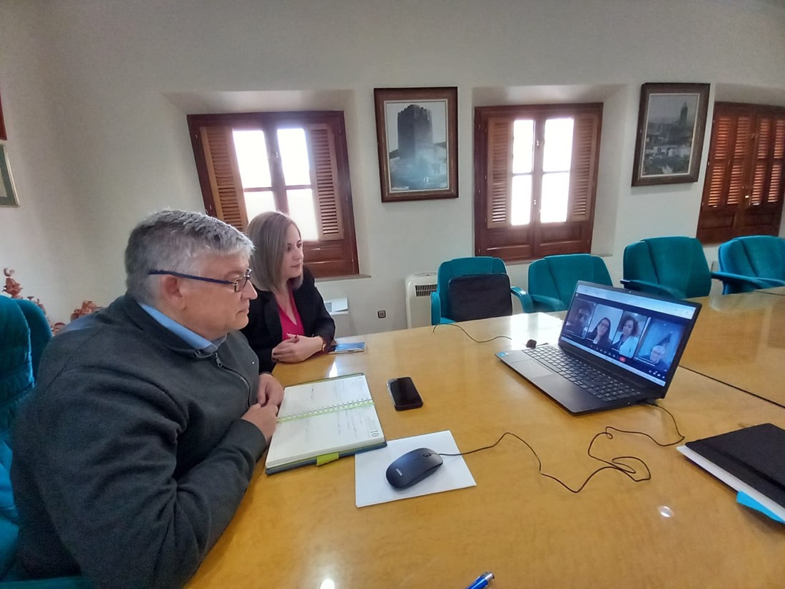 Imagen de la reunión (AYTO. GUADIX)