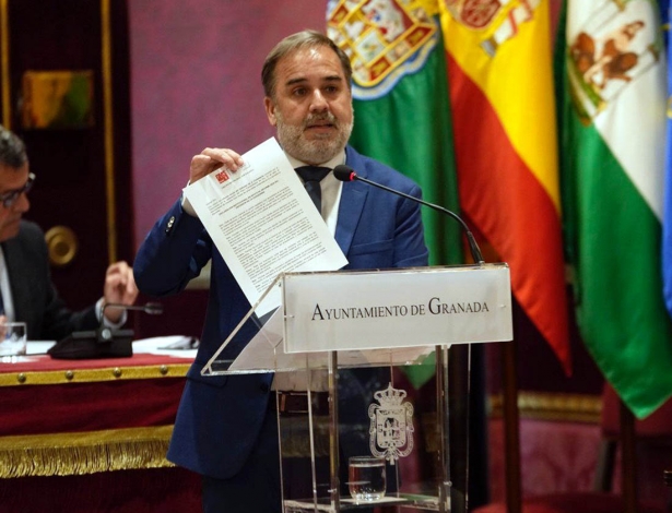 Jacobo Calvo en el pleno del Defensor del Ciudadano en Granada (PSOE GRANADA)