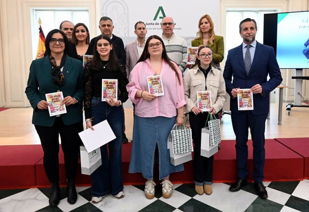 La Junta hace entrega de los premios de un concurso literario que acerca a escolares la figura de Carlos Cano (JUNTA)