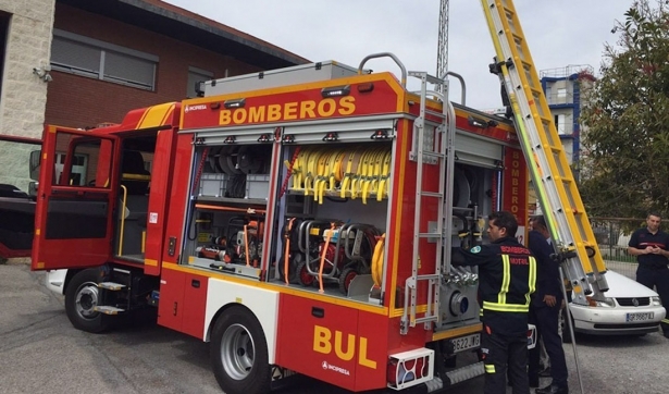Bomberos de Motril durante una intervención, en una imagen de archivo (EUROPA PRESS) Bomberos de Motril durante una intervención, en una imagen de archivo (EUROPA PRESS)