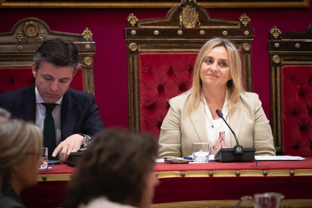 La alcaldesa de Granada, Marifran Carazo, junto a Jorge Saavedra (ANTONIO L. JUÁREZ)