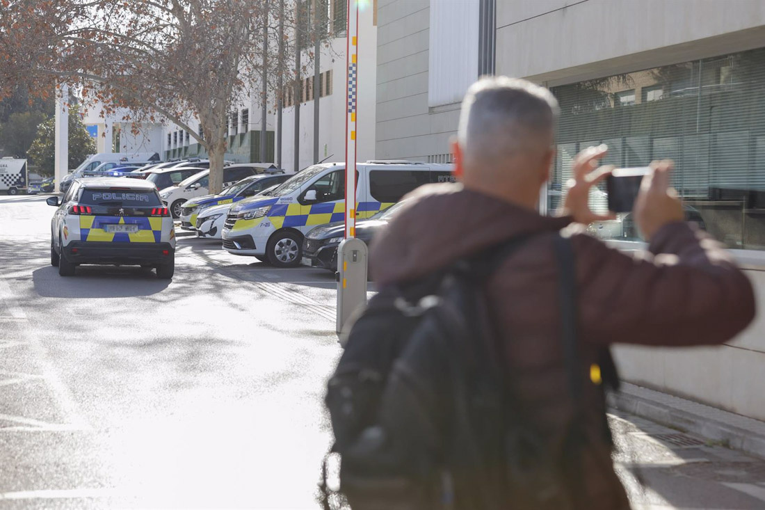 Vista general de la comisaría de la Policía Local de Granada, el pasado febrero (ÁLEX CÁMARA - EUROPA PRESS)