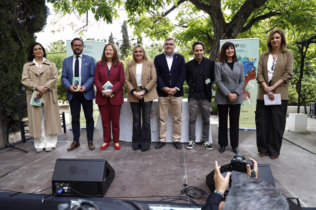 Inauguración del XXI Festival Internacional de Poesía de Granada, a la que ha asistido la alcaldesa de la ciudad, Marifrán Carazo  AYUNTAMIENTO DE GRANADA)