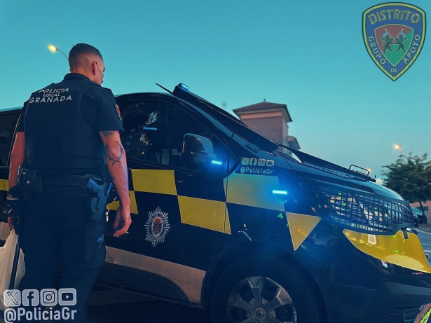 Operación de la unidad Dauro 60 de la Policía Local de Granada contra un servicio de reparto de droga a domicilio (PERFIL DE LA POLICÍA LOCAL EN LA RED SOCIAL `X`) Operación de la unidad Dauro 60 de la Policía Local de Granada contra un servicio de reparto de droga a domicilio (PERFIL DE LA POLICÍA LOCAL EN LA RED SOCIAL `X`)