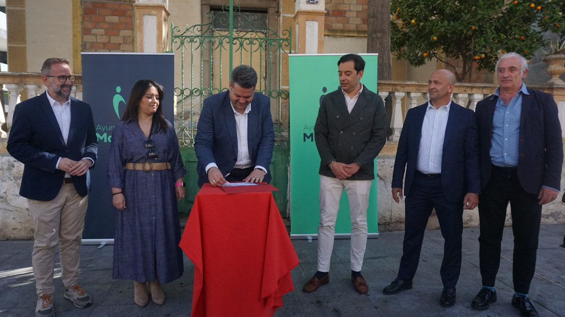 Firma para la adquisición de la casa (AYTO. MARACENA)