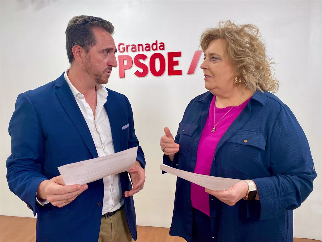 Los diputados provinciales del PSOE Juan Francisco Torregrosa y Fátima Gómez (PSOE)
