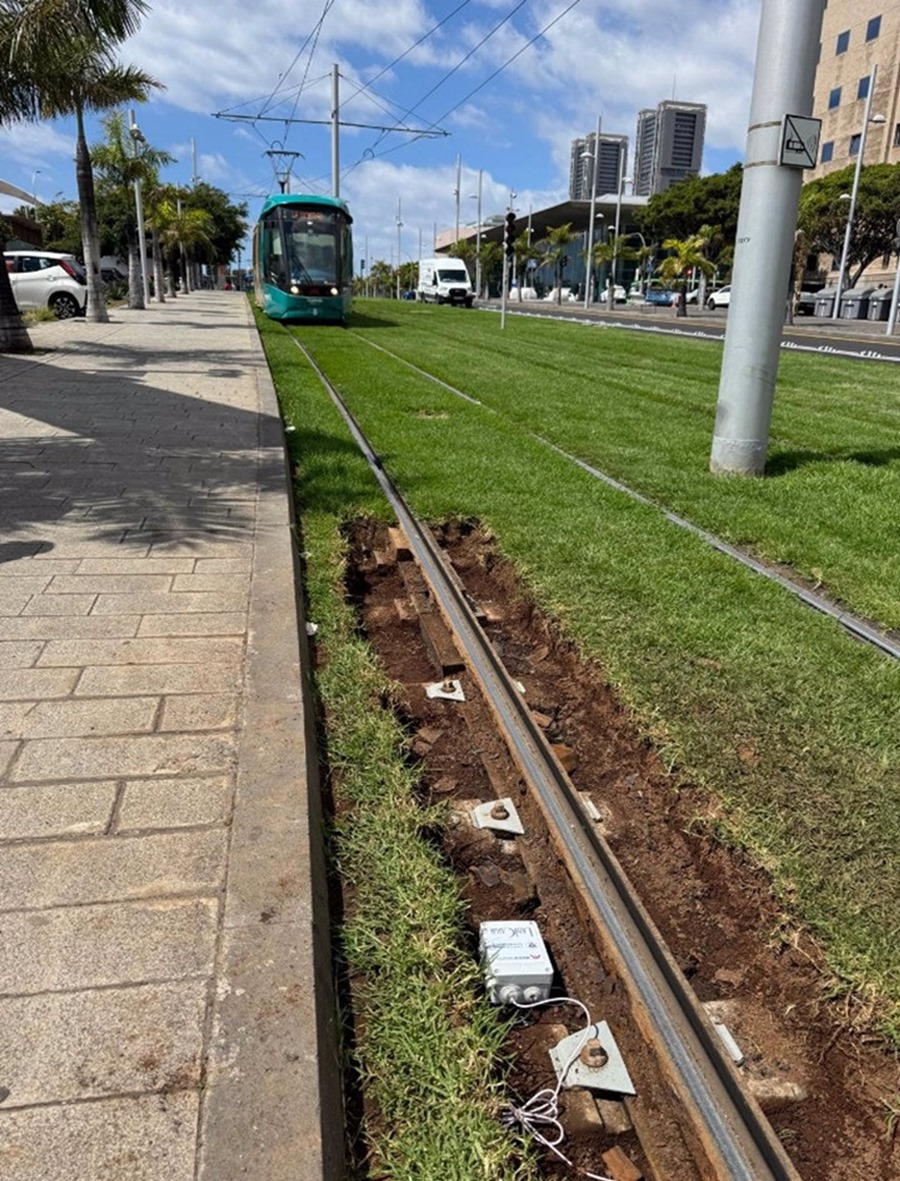 Investigadores de la UGR prueban en el Tranvía de Tenerife un sistema inteligente para monitorización de vías (UGR)