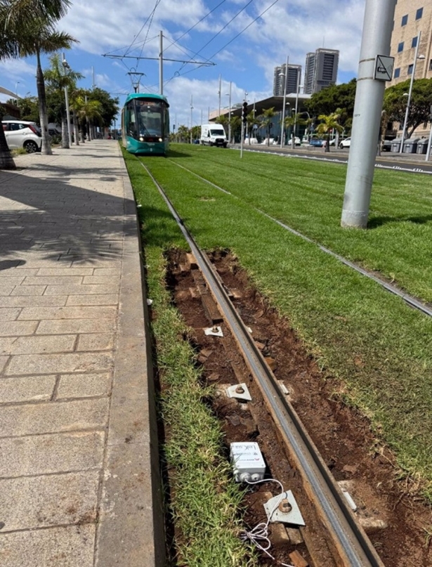 Investigadores de la UGR prueban en el Tranvía de Tenerife un sistema inteligente para monitorización de vías (UGR)