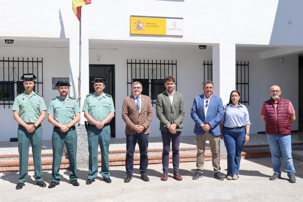 Visita al Cuartel de la Guardia Civil en  Huétor Santillán (SUBDELEGACIÓN)