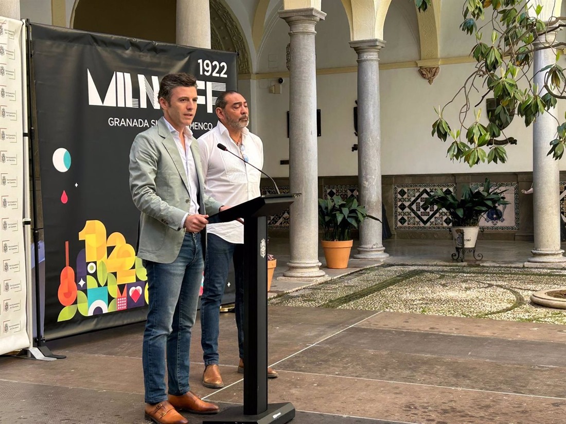 Jorge Saavedra ha presentado el festiva Milnoff junto a su director, José Luis Habichuela (AYUNTAMIENTO)