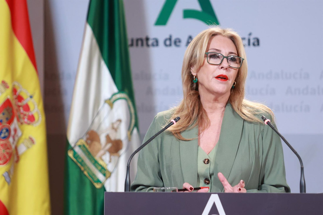 La consejera de Economía, Hacienda y Fondos Europeos y portavoz del Gobierno, Carolina España, comparece durante la rueda de prensa posterior al Consejo de Gobierno (ROCÍO RUZ - EUROPA PRESS)