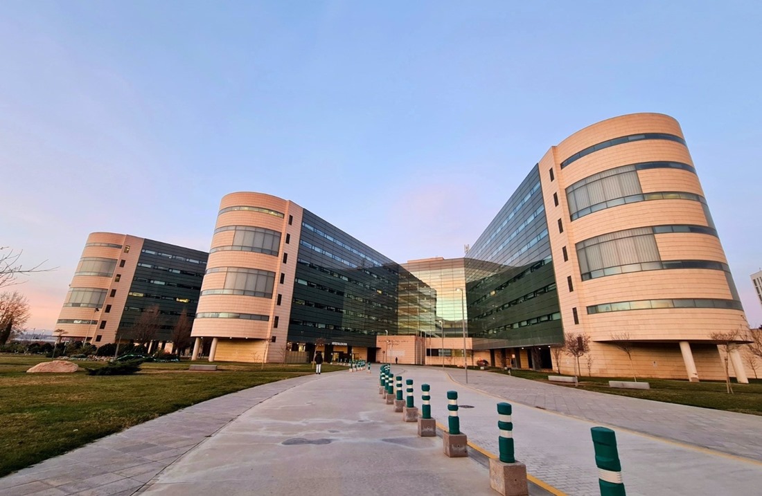 Hospital Universitario Clínico San Cecilio de Granada, en imagen de archivo (JUNTA DE ANDALUCÍA)