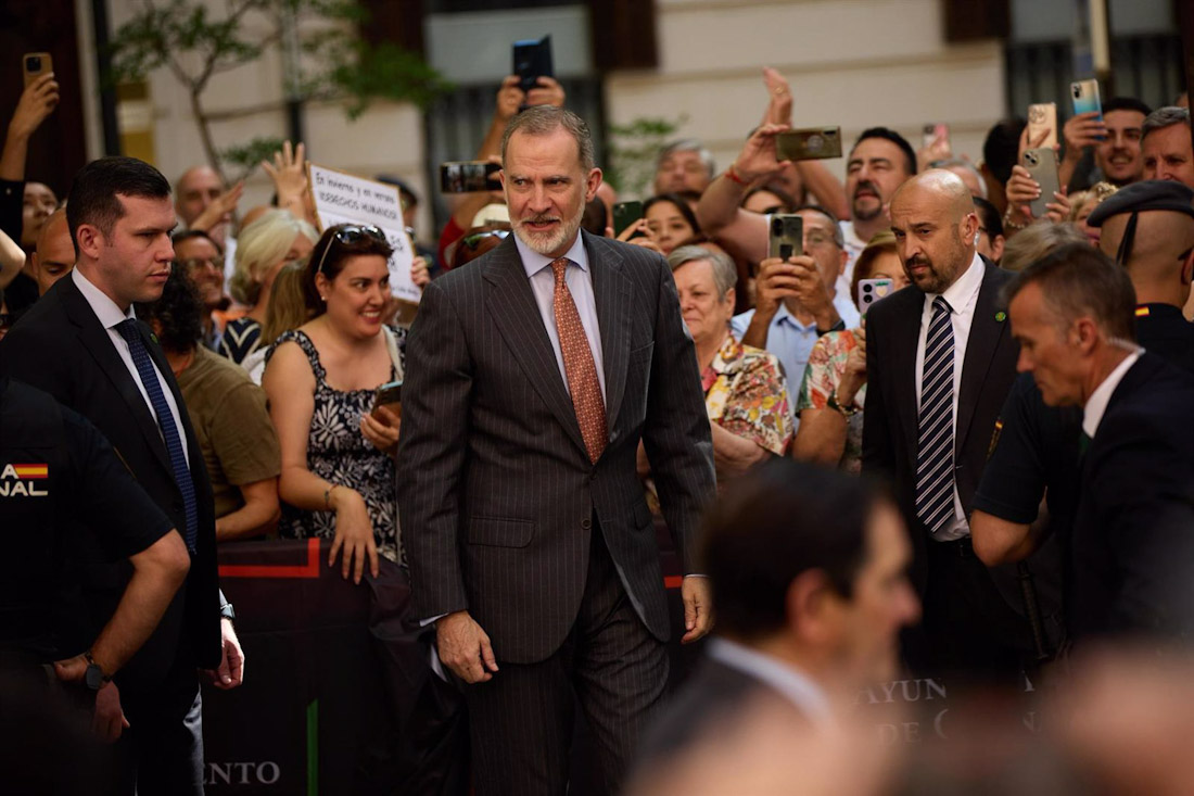 Visita del rey Felipe VI a la basílica de la Virgen de las Angustias de Granada (FERMÍN RODRÍGUEZ/EUROPA PRESS)