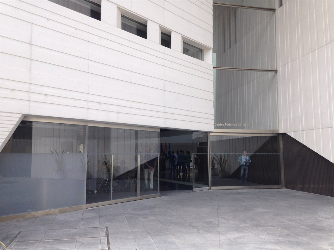 Entrada al Centro Federico García Lorca de Granada (EUROPA PRESS/ARCHIVO)