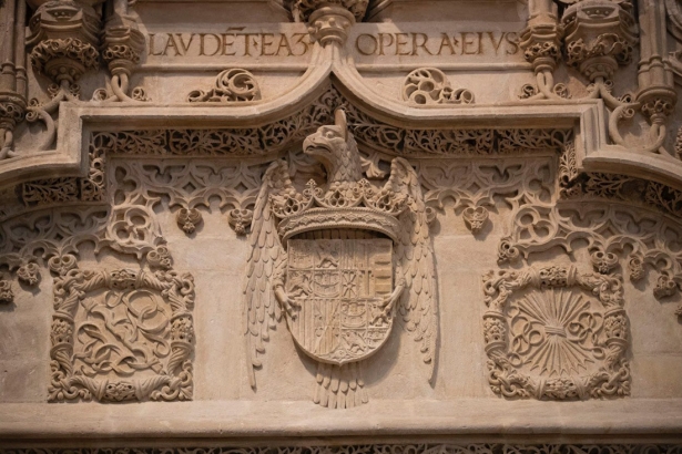 Portada de la Capilla Real (ANTONIO L. JUÁREZ)