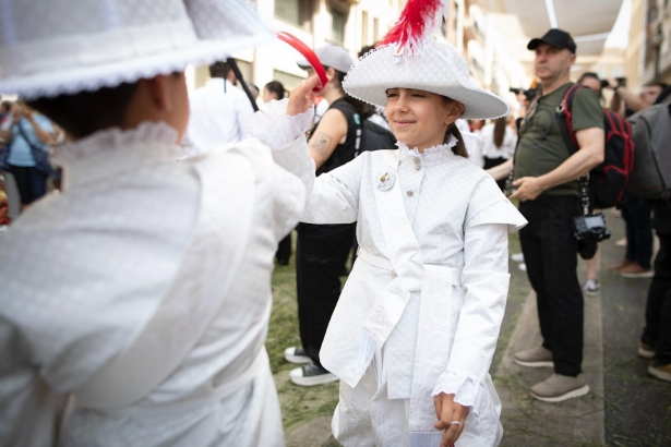Los seises durante el cortejo procesional (ANTONIO L. JUÁREZ)