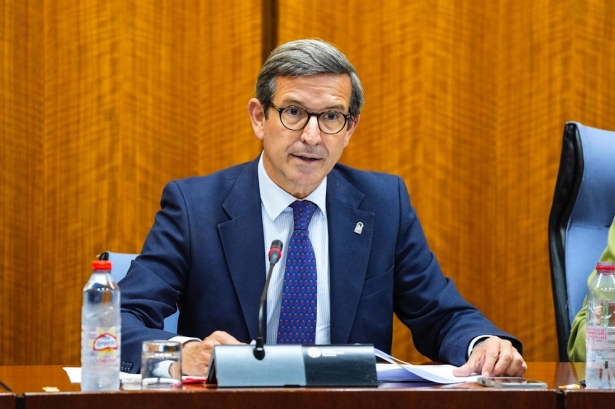 El consejero de Industria, Energía y Minas, Jorge Paradela, en comisión parlamentaria (JOAQUÍN CORCHERO/EUROPA PRESS) El consejero de Industria, Energía y Minas, Jorge Paradela, en comisión parlamentaria (JOAQUÍN CORCHERO/EUROPA PRESS)