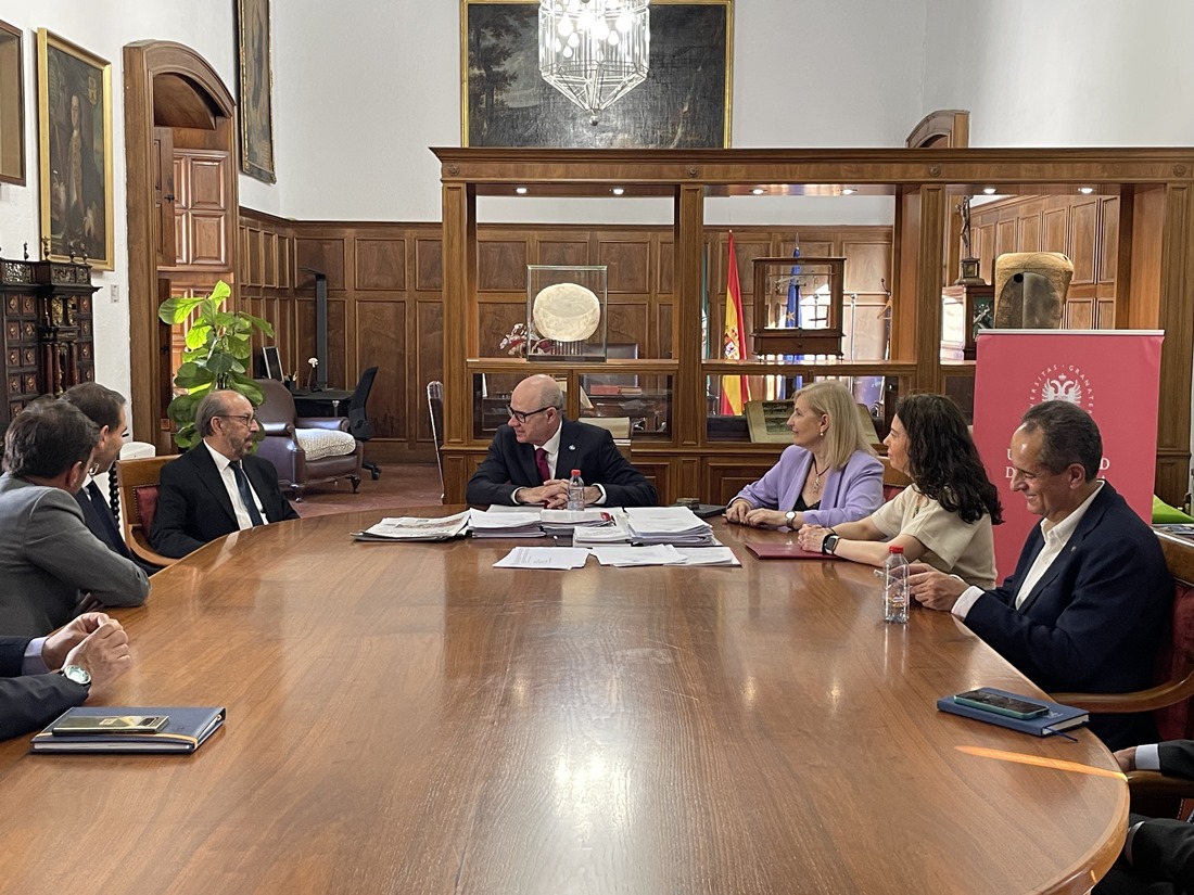 Firma del acuerdo (CÁMARA GRANADA)