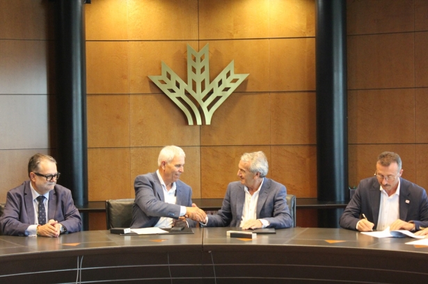 Firma del convenio (CAJA RURAL)