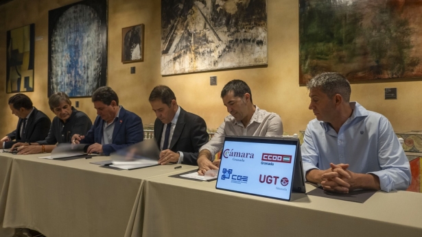 Firma del convenio (CÁMARA GRANADA)