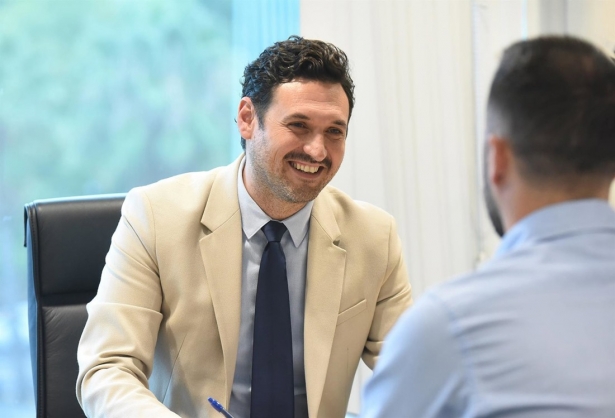 El diputado provincial de Juventud de la Diputación de Granada, Roberto González (JULIO GROSSO/DIPUTACIÓN)