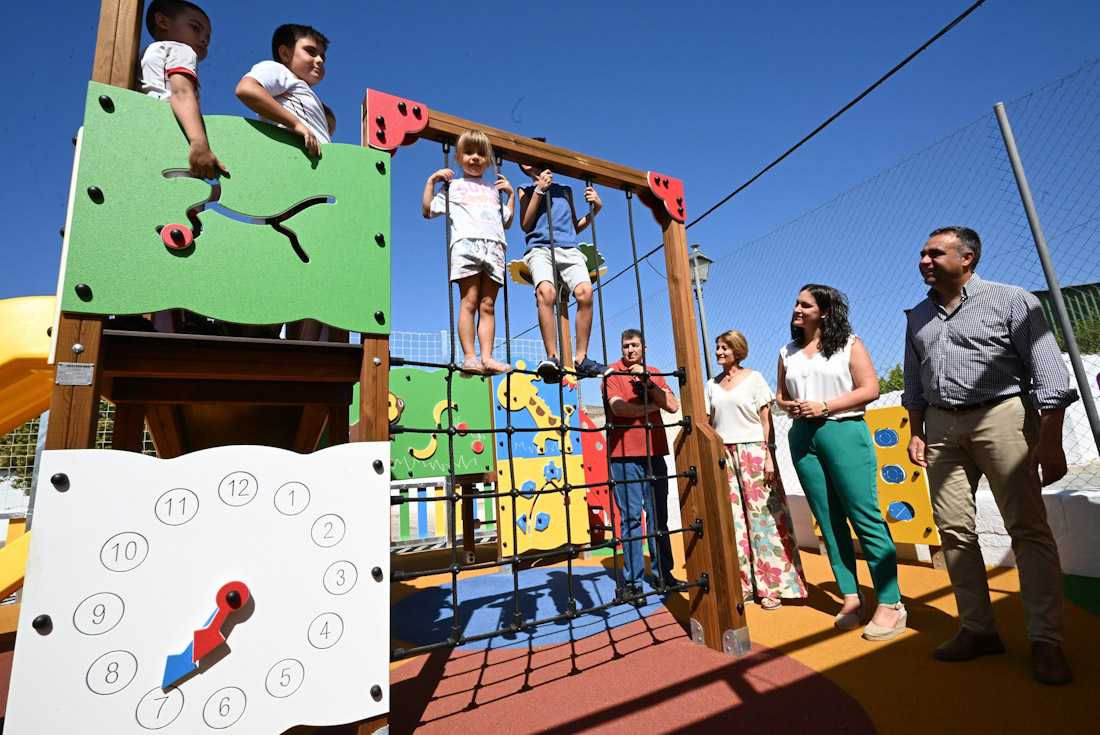 Inauguración del parque infantil de Cacín (DIPGRA)