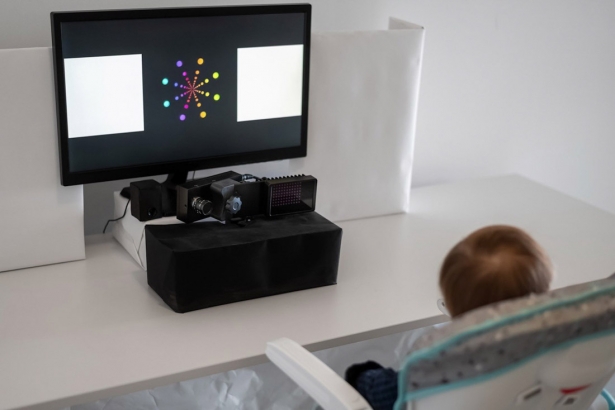 Estudio de atención con un bebé  (UGR)