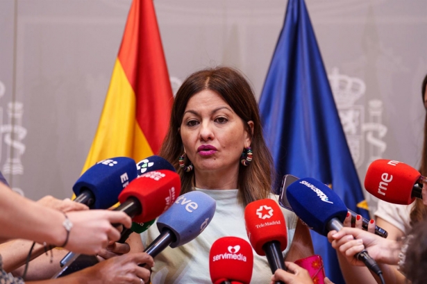 La ministra de Juventud e Infancia, Sira Rego, atiende a los medios de comunicación (MATIAS CHIOFALO / EUROPA PRESS)