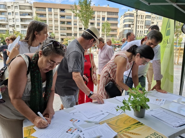 Recogida de firmas (ASAJA)