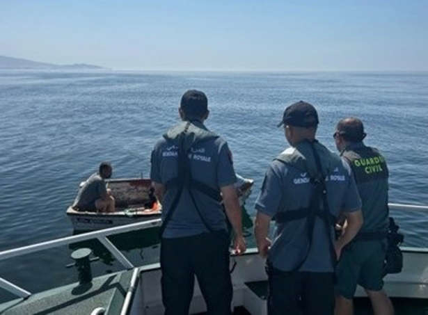 Patrulla conjunta de la Guardia Civil de Granada y la Gendarmería Real de Marruecos (GUARDIA CIVIL) Patrulla conjunta de la Guardia Civil de Granada y la Gendarmería Real de Marruecos (GUARDIA CIVIL)