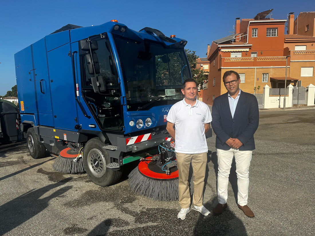 Presentación de la nueva barredora (AYTO. MOTRIL)