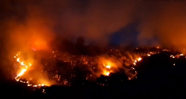 Imagen del incendio declarado en Cenes de la Vega, en Granada (PLAN INFOCA)