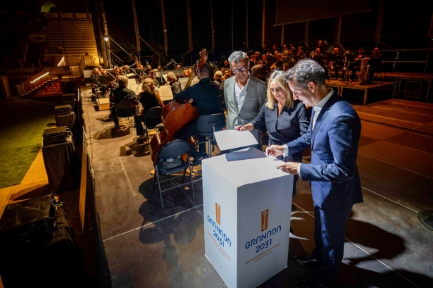 Firma de la adhesión (AYTO. GRANADA) Firma de la adhesión (AYTO. GRANADA)