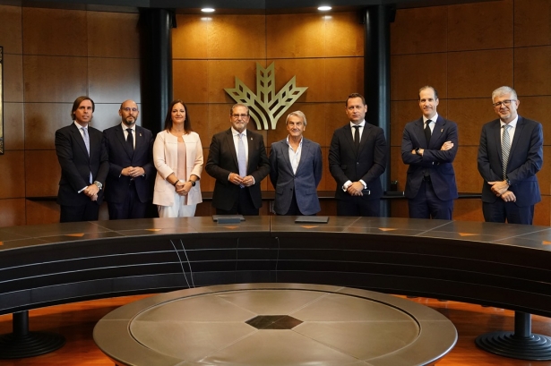 La renovación tuvo lugar en los Servicios Centrales de Caja Rural Granada (CAJA RURAL)