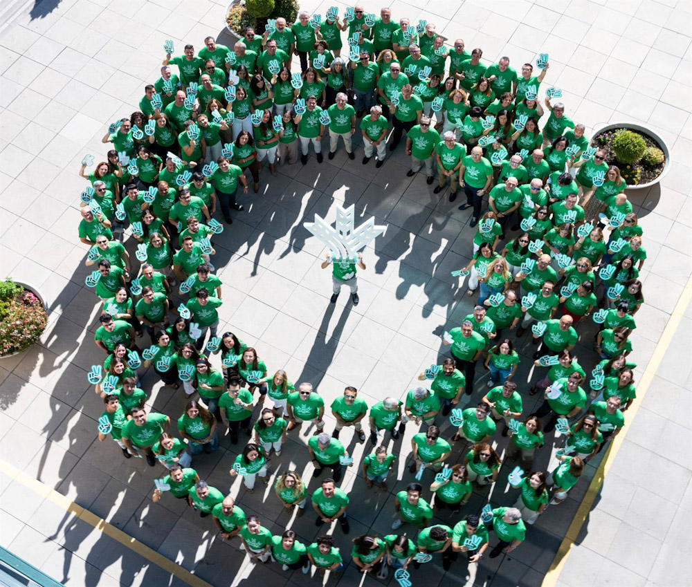 Caja Rural Granada se viste de verde para celebrar su Día Solidario (CAJA RURAL GRANADA)