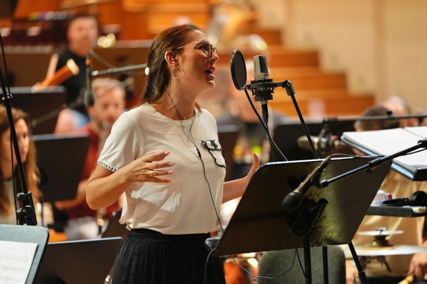 Marina Heredia durante la grabación (JAVIER MARTÍN RUIZ/APDI GROUP)