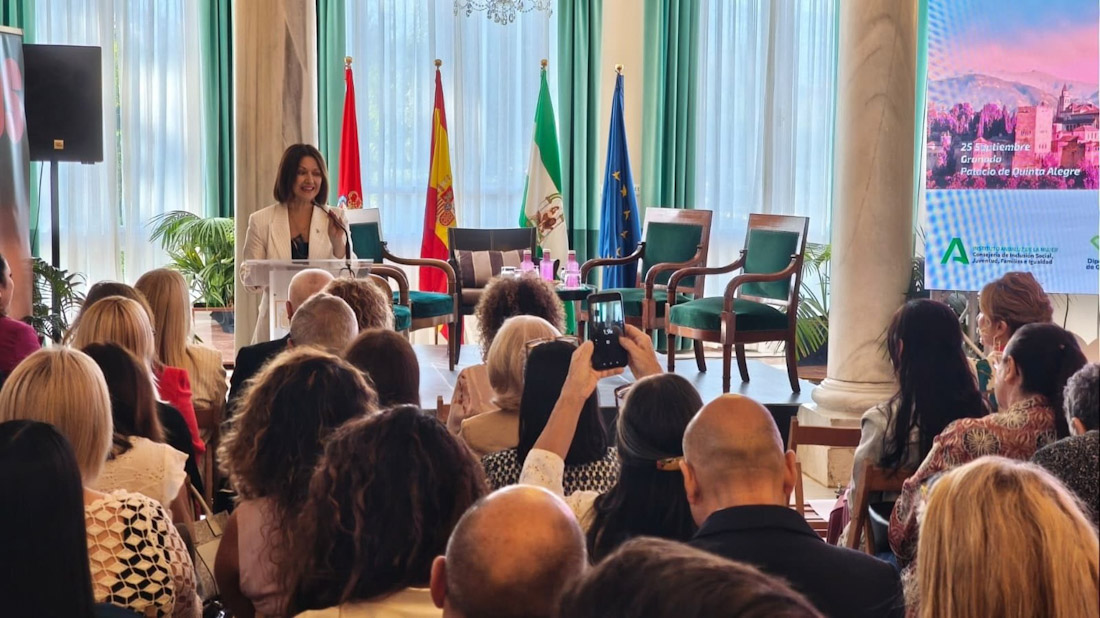 La concejala de Igualdad de Granada, Encarnación González, interviene en el II Congreso MODS (AYUNTAMIENTO)